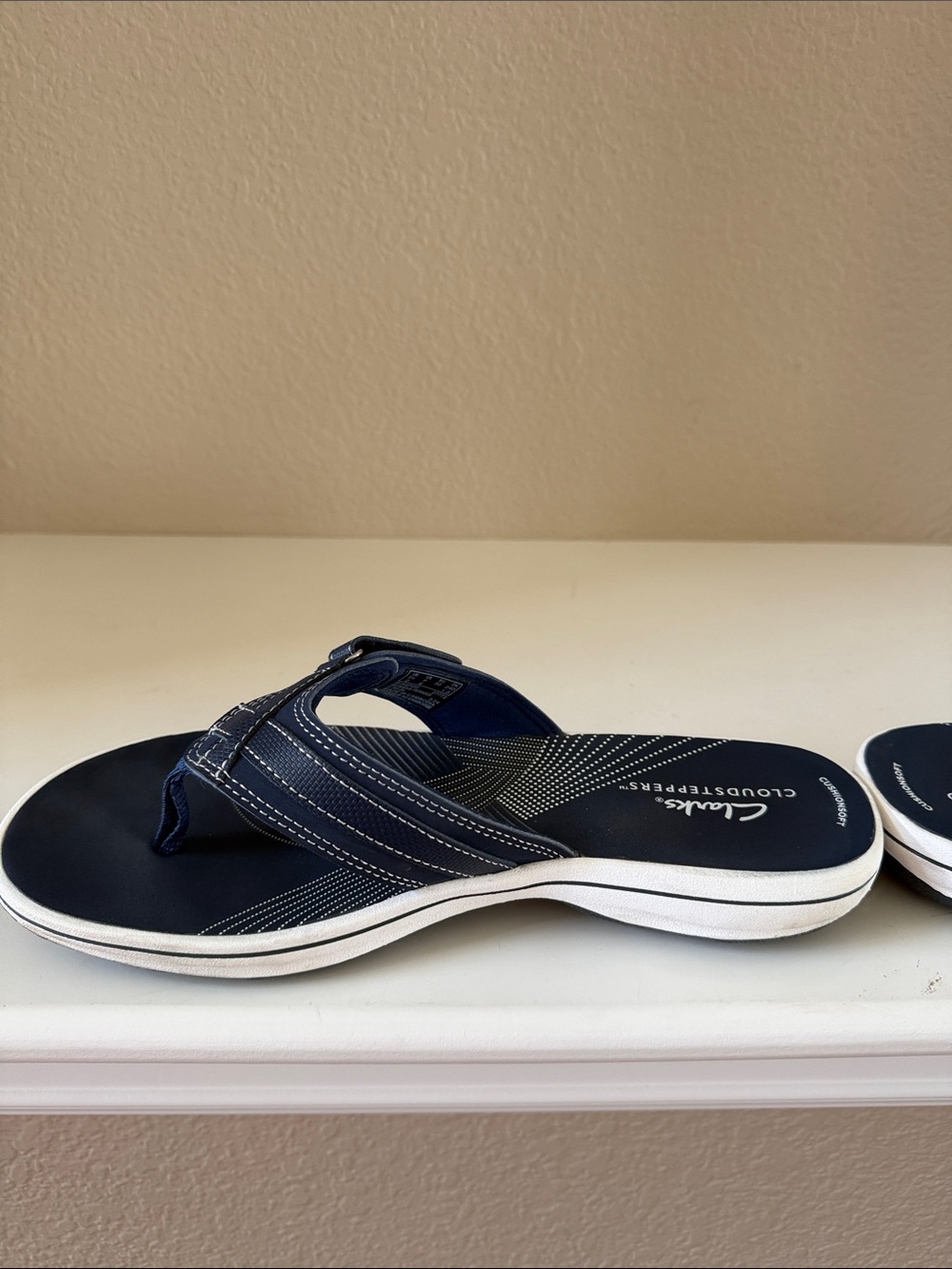 Clarks Navy Blue White-Trim Thong Sandals - Picture 5 of 10